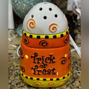 Candy Corn Scentsy Warmer Retired Trick or Treat 3 Piece Full Size Warmer